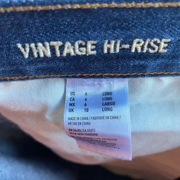 American Eagle Womens Blue Denim Vintage Hi Rise Ripped Jeans Size 6 EUC - Picture 3 of 4
